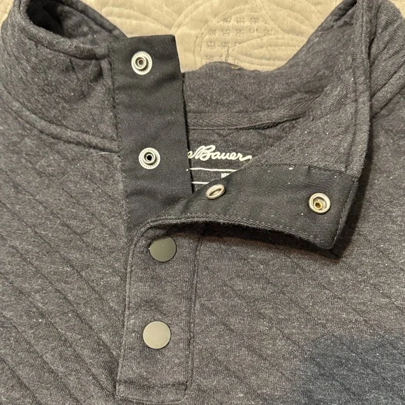 Eddie Bauer Black Quilted Sweatshirt - Picture 9 of 11